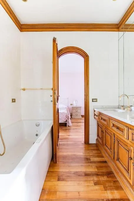 Grand Villa With Exlusive Garden Camaiore