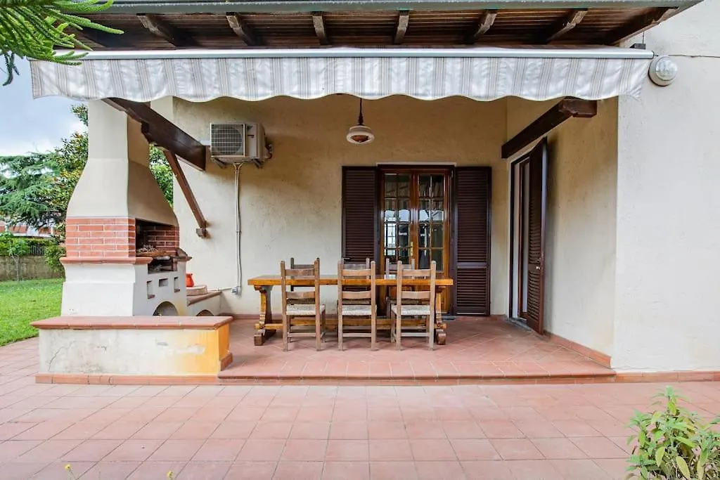 Grand Villa With Exlusive Garden Camaiore